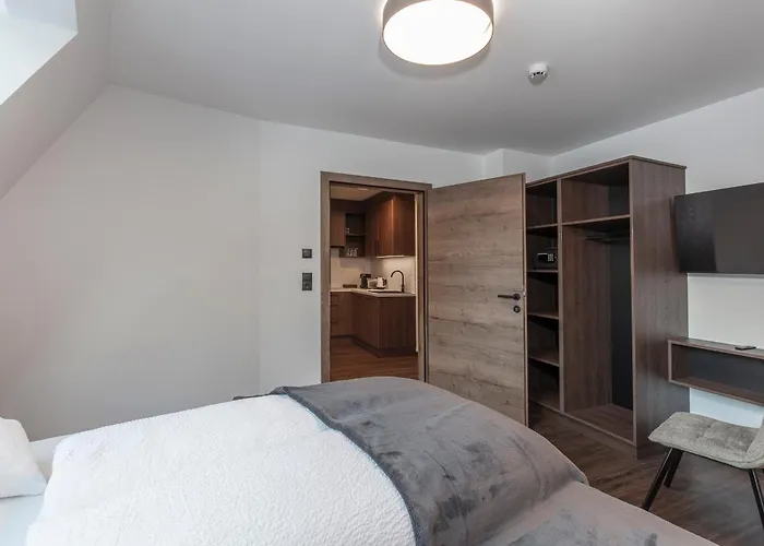 Home4you Апартаменты *